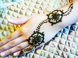كيفية نقش الحناء سهل و بسيط How To Make Henna Designs Simple Mehndi Designs Henna Hand Tattoo Mehndi Designs