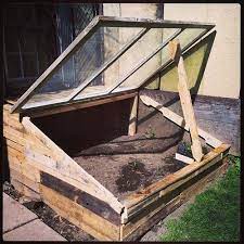 Sun loving raised pallet cold frame for winter growing 1001 pallets. Cold Frame Made From Pallets Coldframe Pallets Cold Frame Cold Frame Plans Pallet Greenhouse Diy