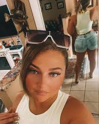 Heather Rochelle's Instagram, Twitter & Facebook