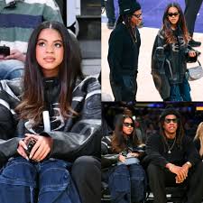 Can't believe this😱⁉️ Jay Z was spotted at a Lakers game with his  13-year-old daughter, Blue Ivy. She's growing up fast and looks just like  her dad! Already a Grammy winner, she's