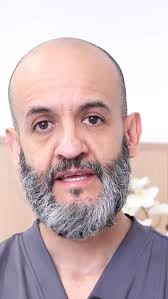 El Dr. Elvis Peña en Valhalla's Barber Shop: Mensaje por el Mes Azul. El  reconocido traumatólogo Dr. Elvis Peña visitó las modernas instalaciones de  Valhalla's Barber Shop, un espacio que fusiona estilo