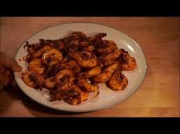 Primero lavamos los camarones y los ponemos sin pelar, a remojar en agua con sal. Camarones Ala Cucaracha Youtube Mexican Food Recipes Authentic Mexican Food Recipes Seafood Recipes