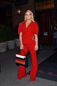 A fairly tame met gala look, all things considered. Jessica Simpson Die Singende Geschaftsfrau Gala De