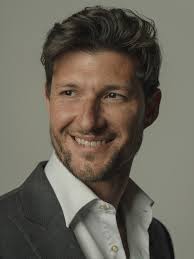 CEO della iGuzzini illuminazione Cristiano Venturini è stato premiato CEO  dell'anno