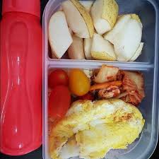 Ohya, untuk mereka yang berminat dengan hasil karyanya dan berminat mendapatkan resepi ini, beliau turut menerbitkan buku mengenai hal ini. Usia 41 Anak 4 Badan Maintain Langsing Rahsianya Bawa Bekal Sihat Ke Pejabat Setiap Hari Vanilla Kismis