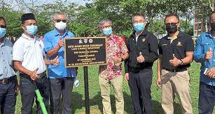 At lands and survey we employ licensed cadastral and certified engineering surveyors. Monument To Honour Four Warriors In Sibu The Star