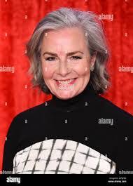 Jan Pearson's Instagram, Twitter & Facebook