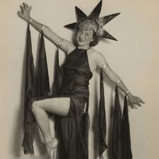 Wir haben verschiedene inspirationen zum verkleiden zusammengestellt, die euch dabei helfen, eure idee umzusetzen. 43 Sonne Mond Sterne Kostum Selber Machen Ideen Kostume Selber Machen Karnevalskostum Karneval 2019