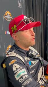 Larry Wight made the high line work last night at Chili Bowl Nationals for  a last lap pass to win his qualifying race. 🏁 Watch the full video➡️:  https://speed51.com/video-onboard-larry-wight-tuesday-qualifier/