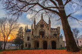 Castelul sturdza de la miclăușeni) is a historic monument in the village of miclăușeni, at a distance of 20 km from roman and 65 km from the city of iasi. Cazare La Castelul Sturdza Din MiclÄƒuÈ™eni Descoperimromania Ro