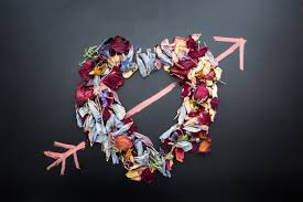 Tinggi badanku + 155 cm dengan berat badan sekitar 45 kg. Ketahui Perbedaan Cinta Dan Sayang