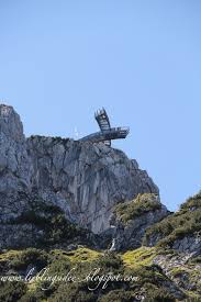 Die klamm konkurriert in der publikumsgunst mit der bekannteren partnachklamm, die für jeden besucher gut auf einem spazierweg erreichbar und bestens passierbar ist. Garmisch Wandern Hollentalklamm Alpspitze Wandertipp Allgau Urlaub Wanderung Wandern Garmisch