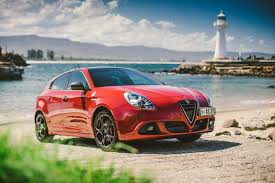 Salut cette page est dédiée à nos belles alfa romeo giulietta ! Little Italian 2015 Alfa Romeo Giulietta Gets Nip And Tuck Daily Mercury