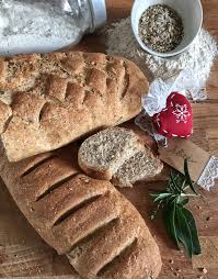 Seguendo la ricetta del lievito madre, si potrà avere in frigorifero una pasta madre sempre fresca e pronta all'uso per preparare deliziose ricette di. Pane Integrale Con Lievito Madre Disidratato Il Dolce Di Alice