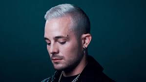 Youtube tiktok pinterest twitter instagram facebook. Loco Escrito Spricht Uber Seinen Neuen Song Und Seine Letzte Trennung Radio Fm1