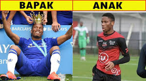 Pengertian sepak bola adalah salah satu cabang olahraga yang berobjek bola dan dimainkan oleh dua buah tim beranggotakan masing masing 11 pemain pengertian sepak bola menurut ahli yaitu agus salim, seorang ahli, sepak bola adalah jenis olahraga yang memainkan bola menggunakan kaki. 60 Bapak Anak Pemain Sepakbola Top Dunia Youtube