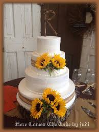 Pin By Nicole Norton On Wedding Planning Sunflower Wedding Cake Sunflower Wedding Sunflower Cakes