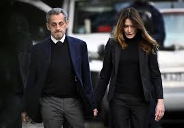 Nicolas Sarkozy shares last kiss with Carla Bruni as he leaves home to  begin five-year prison sentence | The Independent