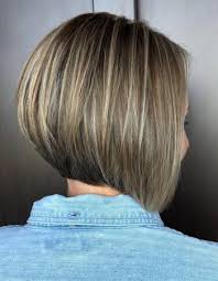 укороченным затылком градуированный боб каре с пышным затылком и удлинением к лицу Strizhka Kare 150 Foto Klassicheskoe Udlinennoe Asimmetrichnoe S Chelkoj Na Nozhke