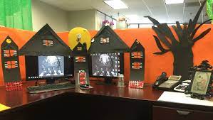 Halloween pumpkins contest if you go with the pumpkin contest, you will need halloween pumpkins for office cubicles. 77 Halloween Cubicle Ideas Halloween Cubicle Halloween Office Cubicle Decor