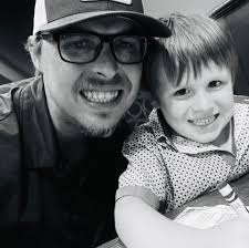 Hi! New here! I am hoping someone can help me. I bought this piece of  furniture for my new fish tank and now am having second thoughts if it will  be sturdy