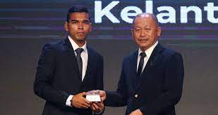 Edisi anugerah juara lagu 2.0 | seismik challenge. Rekaan Kasut Emas Abk18 Jadi Bahan Troll Netizen