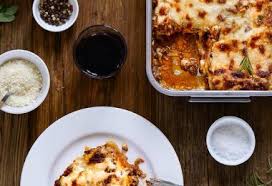 Lasagnes A La Bolognaise Recette Et Video Un Dejeuner De Soleil Recette Recette Italienne Lasagne Bolognaise Alimentation