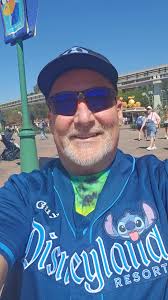 Ok....I'm in DLand in a couple of minutes.....going to Walt Disney  animatronic then headding over for a salad at Plaza pizza n past at DCA.,  Then I'll just be hanging out, If you wanna button hot me ...