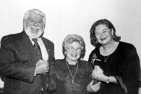 Florida Memory • Dr. Ruth Westheimer with friends at the David Posnack  Jewish Community Center.