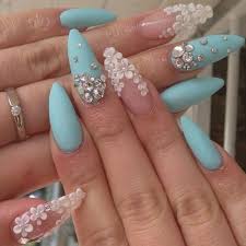 Diseños de uñas sencillos comencemos por los diseños de uñas fáciles, de esos que se ven geniales y elaborados, pero que solo requieren un poco de pulso y las herramientas perfectas. Unas Postizas Tipos Colocacion Y Decoracion