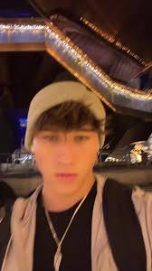 Imagine not bringing the barber in the club 🤓