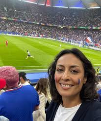 Quelle joie ! En route vers la demi-finale ! Vive les bleus ! 💙🤍❤️ Merci  à toi Bradley Barcola @bradley_dls et bravo pour ce 1er tir au but !! Photo  2 :