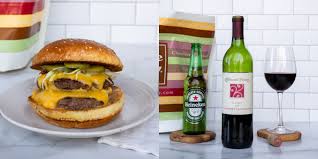 A la parrilla, cubierta con nuestra combinación de macaroni y quesos, salsa de queso cheddar. The Cheesecake Factory Has A Happy Hour To Go Menu