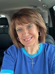 A full hour of singing and stories with @GarthBrooks! Don't miss more  amazing music today!