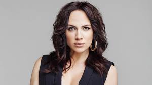 Tóth gabi 2004 őszén indult a megasztár második szériájában, ahol a harmadik helyezést szerezte meg, s egyben ő volt a legjobb helyezést elért női előadó. Toth Gabi Szabad Akarat Youtube