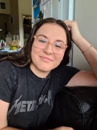 Lily Grover's Instagram, Twitter & Facebook