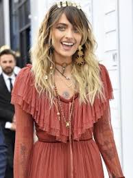 The Fremantle Designed Dress Worn By Paris Jackson At Melbourne Cup Has Sold Out Morrison Perth Now Paris Jackson Boho Fashion Hippie Wearing Dress