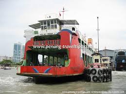 Keluasan kawasan pulau adalah 285 km2 yang terpisah sepenuhnya daripada seberang perai. Pengkalan Raja Tun Uda Jetty Penang Ferry Terminal
