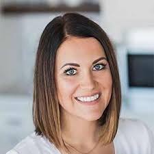 Jamielyn Nye's Instagram, Twitter & Facebook