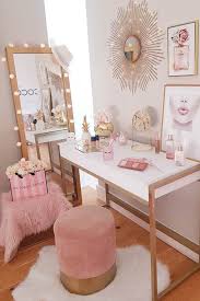 This makeup table with lighted mirror constitutes a perfect proposition for all who want to add a bit of the shabby chic glamour to the bedroom. Modern White Makeup Table Design With Light Mirror Pinkroom A Makeup Vanity Table Is Not Just A Piece Of Furni Room Decor Room Decor Bedroom Apartment Decor