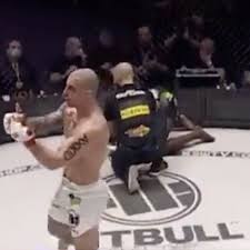 • the least watched youtube videos •. Ksw 59 Video Damian Janikowski Wins Pops Dislocated Finger Back Into Place Mma Fighting