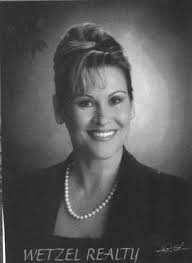 Tammy Wetzel's Instagram, Twitter & Facebook