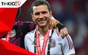 Hay cosas que simplemente no cambian… por más que dejen una buena imagen con su labor dentro de la cancha, con la manera de encarar una competencia y con la apropiada gestión de un equipo, siguen cayendo en los. 8ctb By Dlc50m
