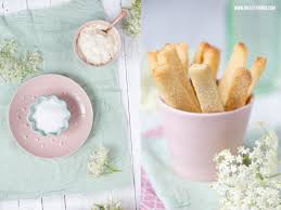 Cookie Fries Mit Brausezucker Und Holunderbluten Sahne Nicest Things Susses Fingerfood Butterkekse Susses