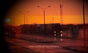 Suspendarea permisului de conducere reprezintă suspendarea dreptului de a conduce pe drumurile publice un vehicol și este pe o durată limitată de timp cuprins între minim 30 de zile calendaristice pana la maxim 90 zile calendaristice. Depistat La Volan DeÈ™i Avea Dreptul De A Conduce Autovehicule Suspendat Politia De Frontiera