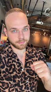 תזכורת לתחילת השבוע: כשתמות, כולם ילכו לתקוע בורקסים. תהיה הלוויה, איזו  דודה תבכה. שבוע אחר כך חברים עוד מרימים איזה צ'ייסר לכבודך. חודש קדימה כולם  חוזרים לשגרה. ואם זה המצב, למה שתדפוק