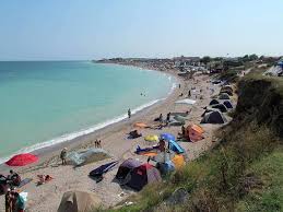 Garda de coasta este structura regionala, subordonata inspectoratului general al politiei de frontiera, cu competenta in zona de 30 kilometri de la frontiera de stat a romaniei spre interior, pe raza judetelor constanta si tulcea, la marea neagra si in zona de 10 kilometri de o parte si de alta a malului dunarii. Garda De CoastÄƒ Punct De Vedere Oficial Referitor La ClÄƒdirea Din Zona Vama Veche