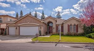 553 E Ahwahnee Ave Fresno Ca 93720 Usa Real Estate House Styles Ahwahnee