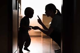 Cara mendidik anak disiplin yang seterusnya adalah anda jangan terlalu serius dalam usaha untuk mendisiplinkan anak. Disiplin Atau Hukuman Cara Terbaik Mendidik Anak Hello Doktor