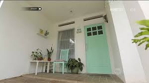 Misalkan pintu dan jendela minimalis menggunakan warna khas kayu yaitu coklat. 8 Warna Pintu Rumah Inspiratif Yang Bernuansa Cerah Dan Anti Norak
